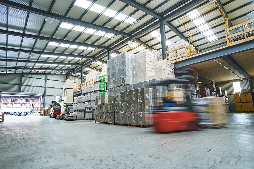 09_BE_Baustoffe_Halle_Innen_01