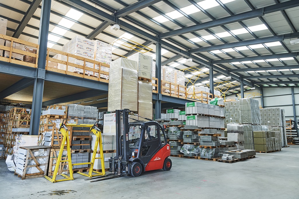 09 BE Baustoffe Halle Innen 02